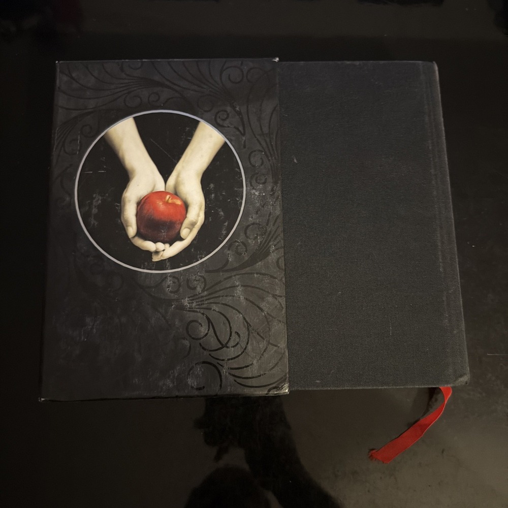 Twilight Stephenie Meyer 1st Printing Collector's Edition Signed W/ Slip Cover